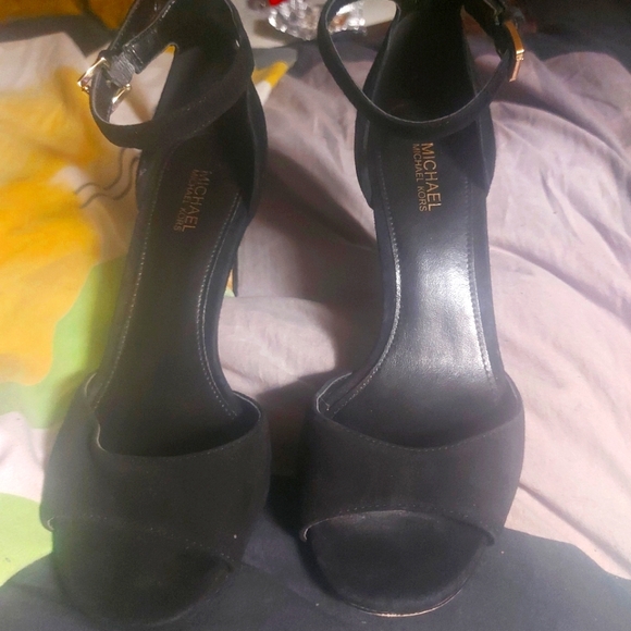 Michael Kors ladies shoes - Picture 2 of 3